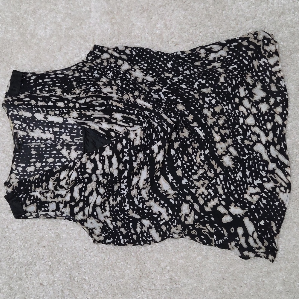 100% Silk Lafayette 148 New York Black and Tan Patterned Blouse, Women's Size 6